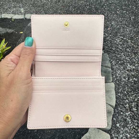 MCM NWOT Soft Pink Leather Bifold Wallet Embossed Logo Made in Korea - Picture 10 of 14
